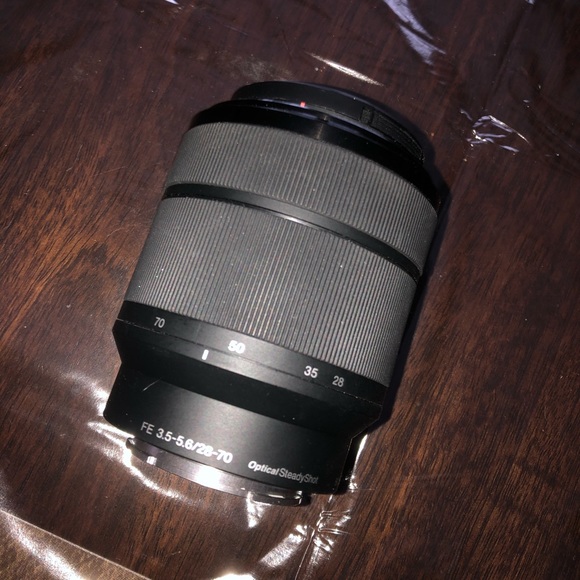 Sony a7II mirrorless full frame, with 28-70mm lens - Picture 3 of 8